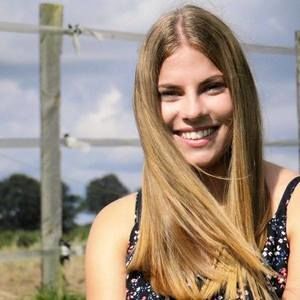 Meet your Posher, Melina